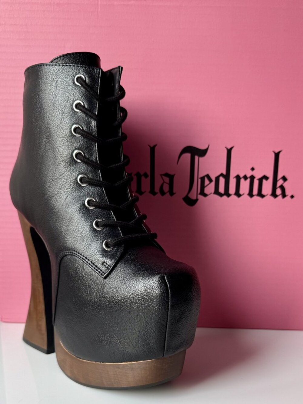 Charla Tedrick - Whiskey Boot - Picture 2 of 8